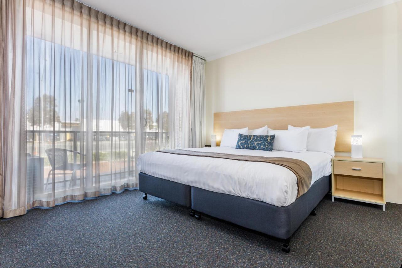 Perth Ascot Central Apartment Hotel Official Bagian luar foto