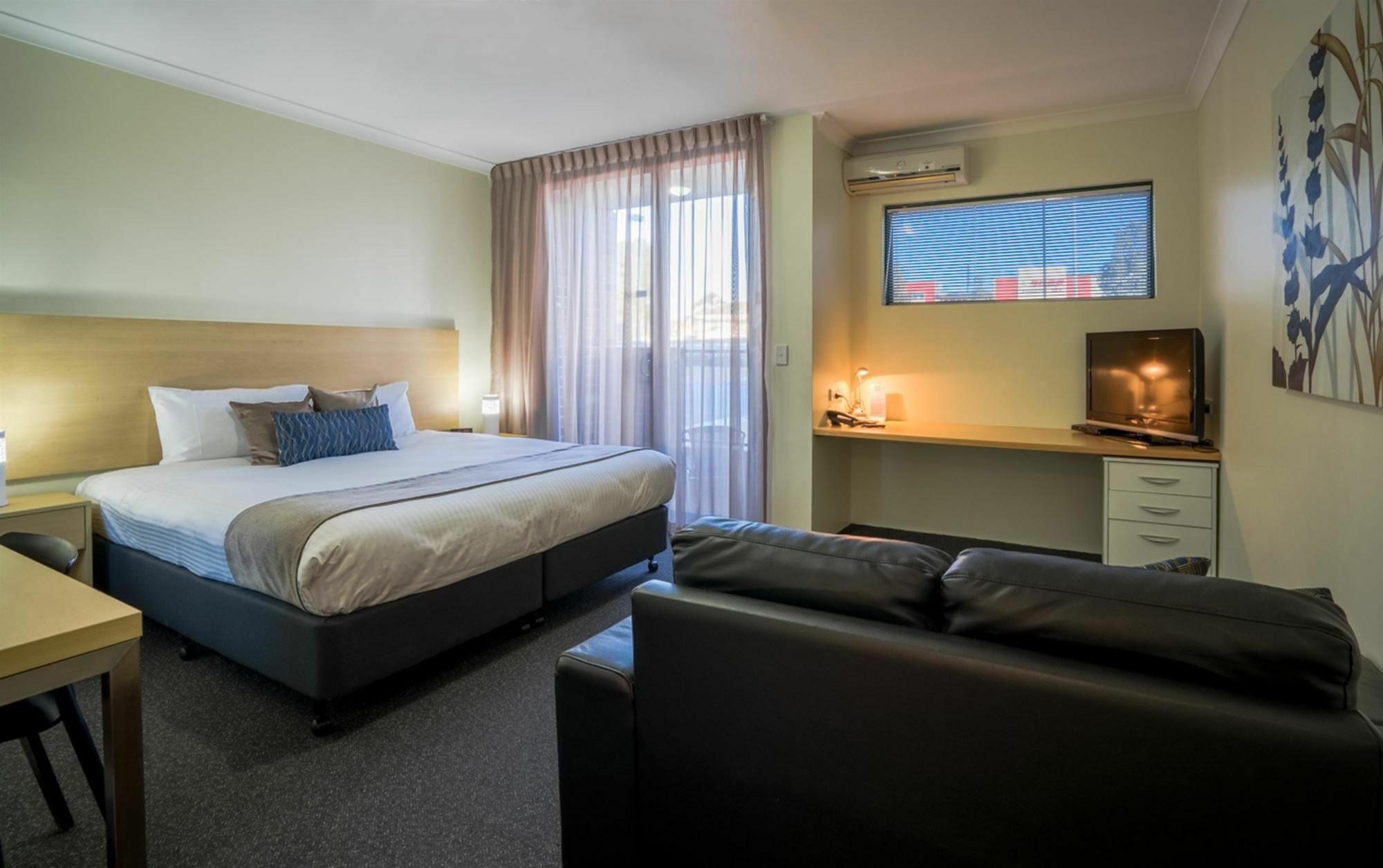 Perth Ascot Central Apartment Hotel Official Bagian luar foto